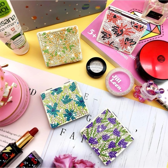 Diamond Art Floral Compact Mirror, Double-Sided, Sparkly (BLUE, GREEN) - Picture 16 of 17